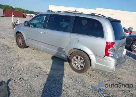 2010 Chrysler Town & Country Touring Plus from USA, damaged, VIN 2A4RR8D15AR320365
